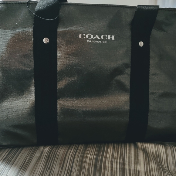 🆕Coach Duffel Bag Silver Shimmer Metallic Overnight Weekender Travel Bag - Picture 8 of 9